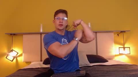 Snapshot of tyronyx chatting on 10/22/25, 07:35 tyronyx online show from 10/22/25, 07:35