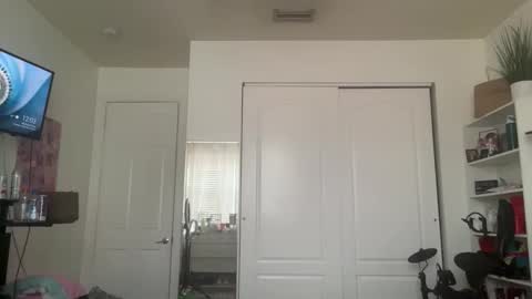 tyy0ung online show from 05/21/26, 04:03