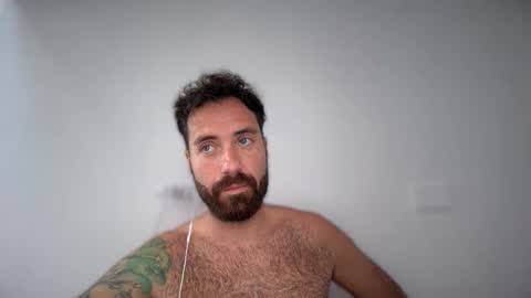 Snapshot of uasabi91 chatting on 05/28/26, 03:20 beard123 online show from 05/28/26, 03:20