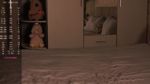 Lili online show from 01/17/25, 02:50