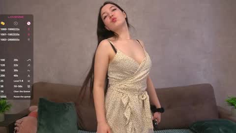 Lili online show from 02/01/25, 10:15