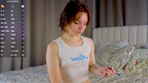 Snapshot of udeleclive chatting on 10/16/25, 03:13 Polly online show from 10/16/25, 03:13