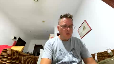 ueberdruck01 online show from 10/16/25, 10:44