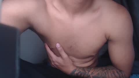 Snapshot of ugh_manux chatting on 05/19/26, 02:51 ugh_manux online show from 05/19/26, 02:51