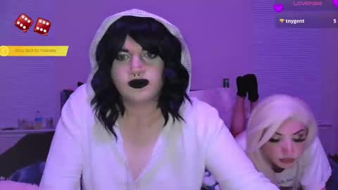 Snapshot of uhhh_lexi chatting on 12/14/25, 04:07 Lexi online show from 12/14/25, 04:07