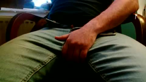 ukclive online show from 10/20/25, 03:56