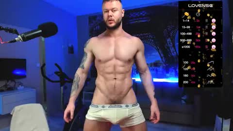 Snapshot of ukgymboy chatting on 02/17/26, 01:18 James Iron online show from 02/17/26, 01:18