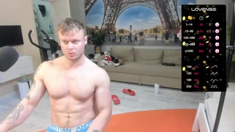 Snapshot of ukgymboy chatting on 04/04/26, 12:46 James Iron online show from 04/04/26, 12:46