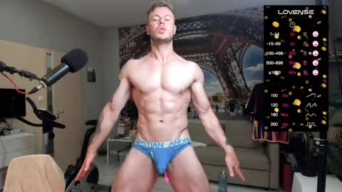 Snapshot of ukgymboy chatting on 05/31/26, 12:12 James Iron online show from 05/31/26, 12:12