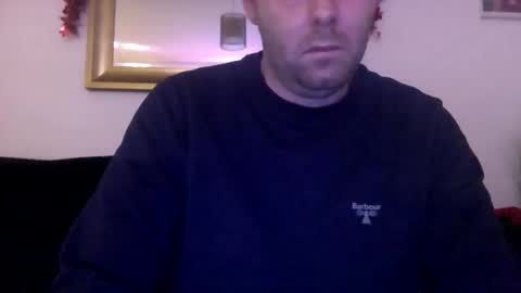 Snapshot of ukmatty3 chatting on 12/09/24, 02:45 ukmatty3 online show from 12/09/24, 02:45