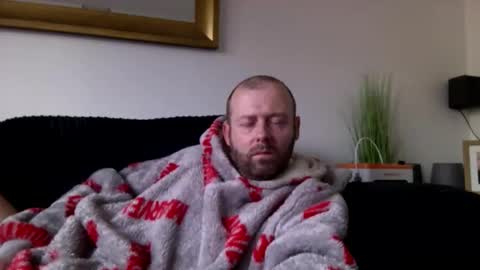 Snapshot of ukmatty3 chatting on 10/10/25, 02:05 ukmatty3 online show from 10/10/25, 02:05