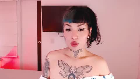 Snapshot of ulala_martina chatting on 06/19/26, 02:27 Martina online show from 06/19/26, 02:27