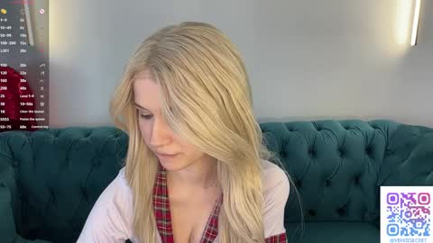 Snapshot of ulalittlepage chatting on 05/19/26, 03:18 Vikki online show from 05/19/26, 03:18