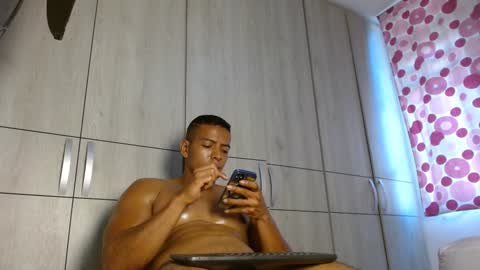 Snapshot of ulisess15 chatting on 01/11/25, 12:07 Felipe model independent online show from 01/11/25, 12:07