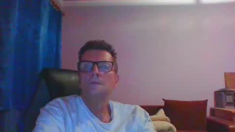 Snapshot of ulmeni7 chatting on 06/17/26, 07:26 ulmeni7 online show from 06/17/26, 07:26
