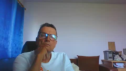 Snapshot of ulmeni7 chatting on 06/19/26, 07:01 ulmeni7 online show from 06/19/26, 07:01