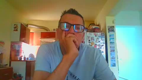 Snapshot of ulmeni7 chatting on 06/23/26, 06:44 ulmeni7 online show from 06/23/26, 06:44