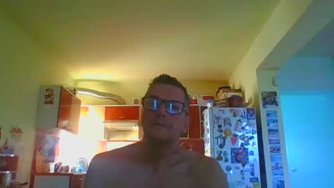 Snapshot of ulmeni7 chatting on 06/24/26, 04:11 ulmeni7 online show from 06/24/26, 04:11