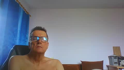 Snapshot of ulmeni7 chatting on 07/03/26, 11:27 ulmeni7 online show from 07/03/26, 11:27