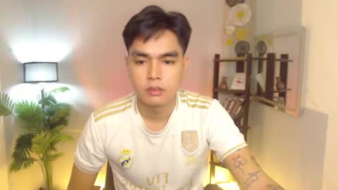 Snapshot of ultimatesexytrans chatting on 10/25/25, 07:30 Alex online show from 10/25/25, 07:30