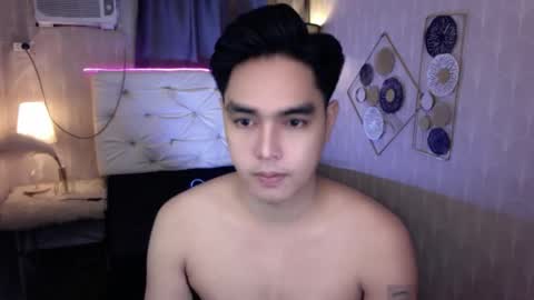 Snapshot of ultimatesexytrans chatting on 10/30/25, 05:02 Alex online show from 10/30/25, 05:02