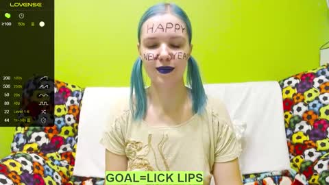 Snapshot of ultra_meow chatting on 12/30/24, 09:19 Roxy online show from 12/30/24, 09:19