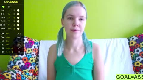 Snapshot of ultra_meow chatting on 01/27/25, 10:38 Roxy online show from 01/27/25, 10:38