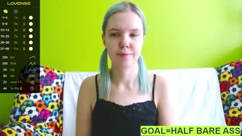 Snapshot of ultra_meow chatting on 02/03/25, 10:47 Roxy online show from 02/03/25, 10:47