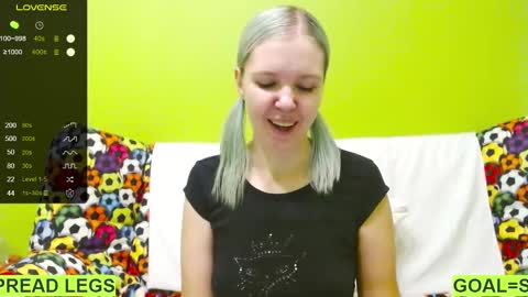 Snapshot of ultra_meow chatting on 02/11/25, 07:16 Roxy online show from 02/11/25, 07:16