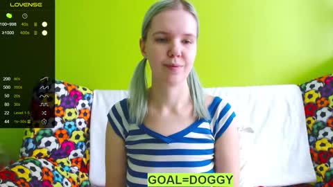 Snapshot of ultra_meow chatting on 02/16/25, 07:04 Roxy online show from 02/16/25, 07:04