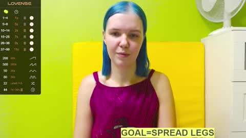 Snapshot of ultra_meow chatting on 10/03/25, 07:44 Roxy online show from 10/03/25, 07:44