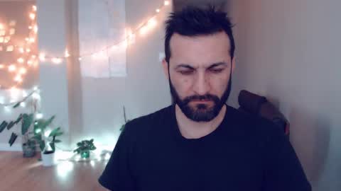 Snapshot of ultratoaster chatting on 12/21/24, 11:02 ultratoaster online show from 12/21/24, 11:02