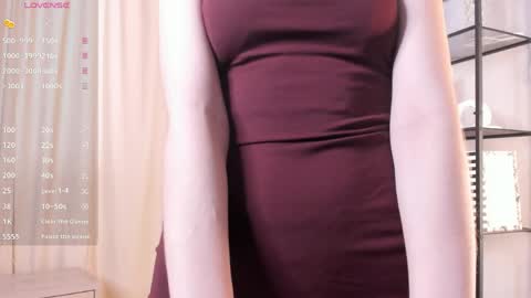 Snapshot of umbraelyon chatting on 05/24/26, 05:23 Liliane online show from 05/24/26, 05:23