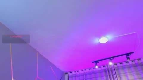 Snapshot of un_sluttyy chatting on 11/24/25, 11:43 un_sluttyy online show from 11/24/25, 11:43