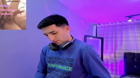 Snapshot of un_sluttyy chatting on 12/15/25, 11:25 un_sluttyy online show from 12/15/25, 11:25