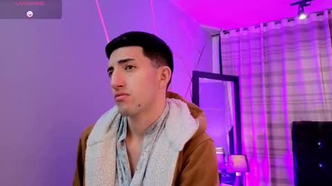 Snapshot of un_sluttyy chatting on 12/16/25, 11:37 un_sluttyy online show from 12/16/25, 11:37