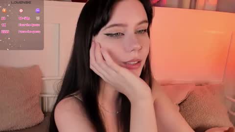 Una  online show from 11/07/25, 12:49