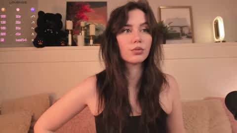 Una  online show from 05/16/26, 10:36