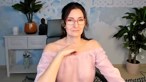 Snapshot of unatera chatting on 11/01/25, 05:20 UnaTera online show from 11/01/25, 05:20