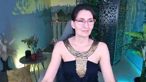 Snapshot of unatera chatting on 11/10/25, 09:19 UnaTera online show from 11/10/25, 09:19