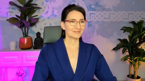 Snapshot of unatera chatting on 11/15/25, 05:16 UnaTera online show from 11/15/25, 05:16