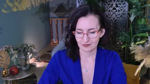 Snapshot of unatera chatting on 12/14/25, 05:24 UnaTera online show from 12/14/25, 05:24