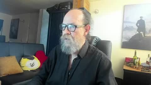 Snapshot of uncle_hottiecb chatting on 06/04/26, 04:46 Uncle Hottie online show from 06/04/26, 04:46