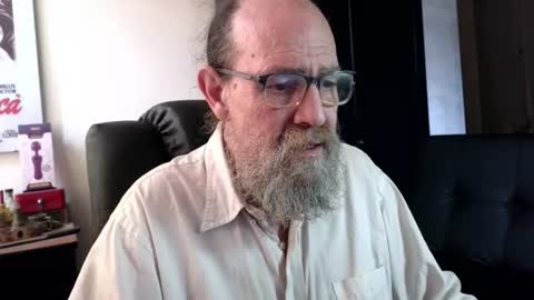 Uncle Hottie online show from 08/05/26, 06:44