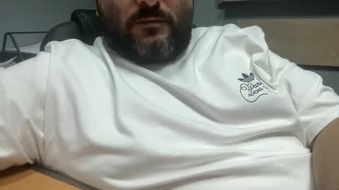 Snapshot of uncutdude321 chatting on 10/27/25, 01:04 uncutdude321 online show from 10/27/25, 01:04