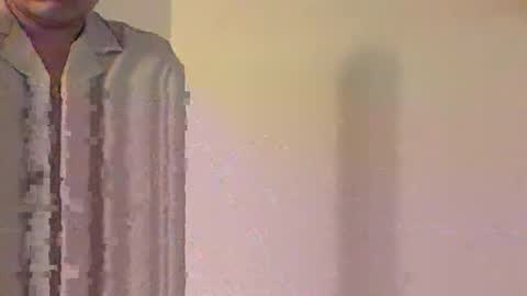 Snapshot of uncutedaustria chatting on 09/25/25, 03:49 Tom online show from 09/25/25, 03:49