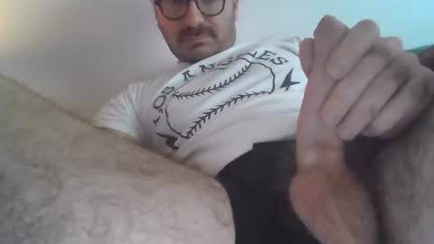 Snapshot of uncutgems818 chatting on 11/21/25, 04:38 uncutgems818 online show from 11/21/25, 04:38