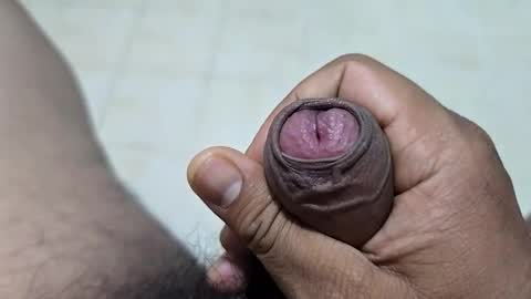 Snapshot of uncuttool3000 chatting on 11/17/25, 09:09 uncuttool3000 online show from 11/17/25, 09:09