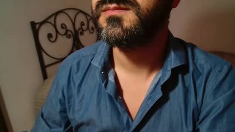 Giov online show from 10/21/25, 05:02