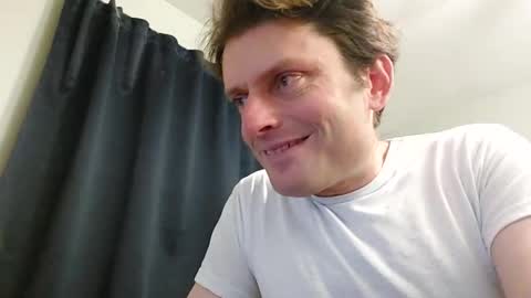 Snapshot of undress_me_ chatting on 01/07/25, 10:52 undress me online show from 01/07/25, 10:52